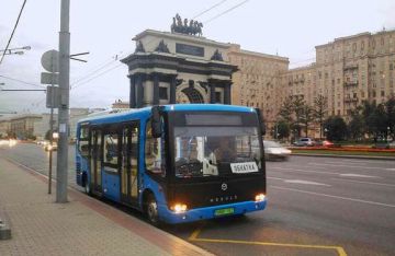 Композитный электробус выехал на улицы Москвы