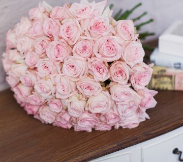Уникальная скидка на букеты из роз в интернет-магазине от цветочных салонов «Ирис»