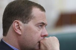 Медведев советует чиновникам Роскомнадзора «иногда включать мозги»