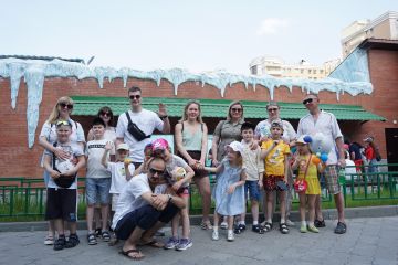 Сотрудники «Маринс Парк Отель Екатеринбург» с семьями отметили День защиты детей в зоопарке