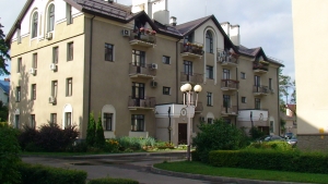 Жители элитного поселка в городе Видное решили не платить за коммунальные услуги.