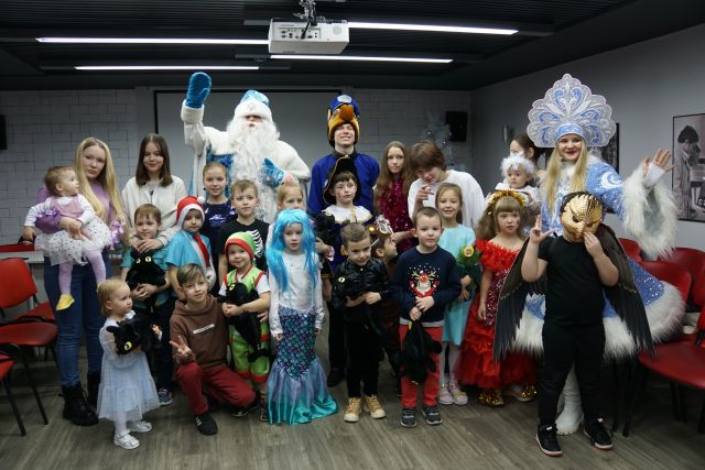 Marins Park Hotel Екатеринбург дарит подарки детям