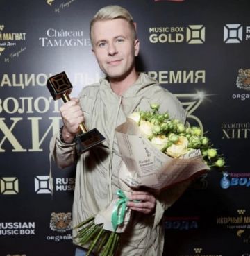 Алекс Анохин получил «Золотой хит» от телеканала Music Box Gold