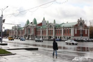 С культурных объектов Новосибирской области уберут рекламу