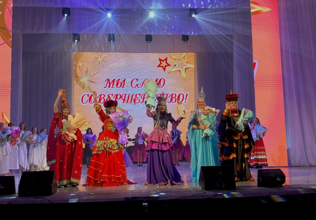 Работницы Улан-Удэнского ЛВРЗ приняли участие в конкурсе красоты и таланта