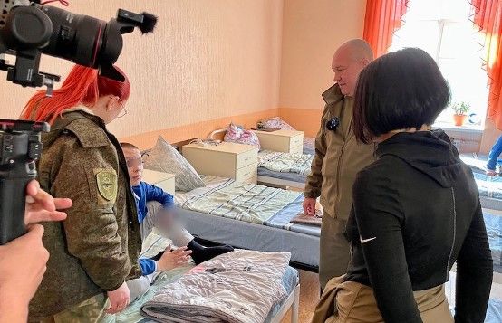 Ксения Шойгу привезла жителям ДНР гуманитарную помощь от фонда «Орион»