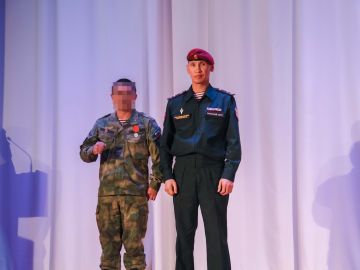 В Кузбассе спецназовцам из Росгвардии вручены государственные награды