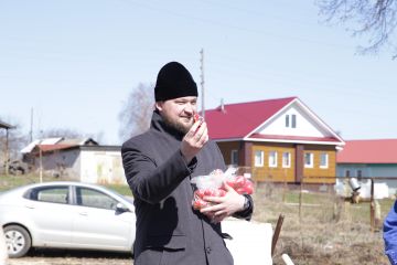В преддверии Пасхи волонтёры привели в порядок мемориальный комплекс в Нижегородской области