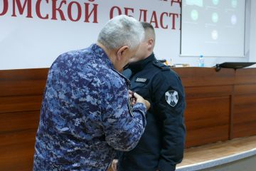 Государственные награды вручены в Томске сотрудникам и военнослужащим Росгвардии