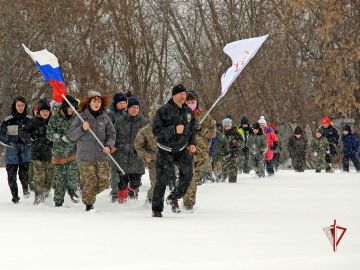Гвардейская смена в Томской области поддержала бойцов Росгвардии марш-броском «Za наших»