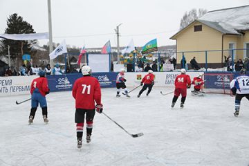 Первую хоккейную коробку в Березовском возводит разрез «Барзасское товарищество»