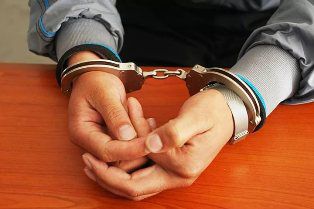 Полицейские Зеленограда задержали местного жителя, подозреваемого в хранении наркотиков
