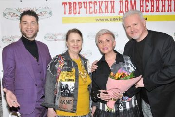 Владимир Брилёв отметил День Театра в компании артистов театра и кино в Творческом Доме Невинных