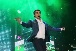 Ринат Каримов представил свою новую песню «Веселей»