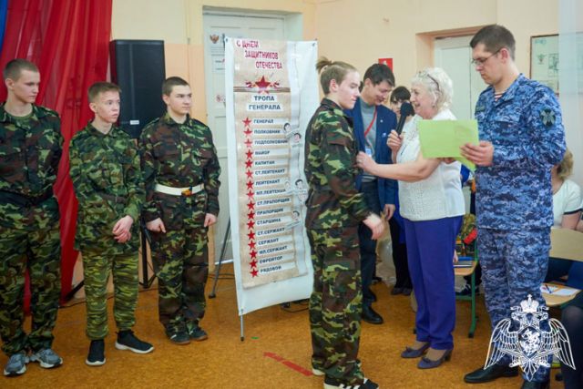 В Ивановской области офицеры Росгвардии приняли участие в проведении военно-патриотических соревнований среди школьников
