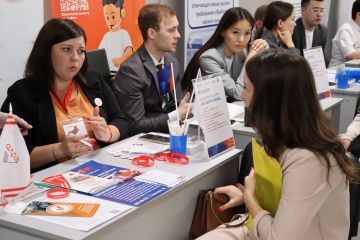 Оренбургский ЛРЗ представил вакансии на Всероссийской ярмарке трудоустройства