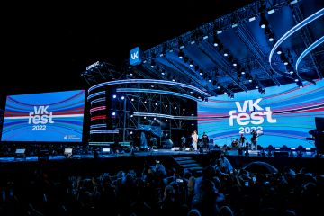 В Сириусе завершился VK Fest 2022: его хедлайнерами стали МакSим, Хлеб, DJ SMASH и другие популярные артисты
