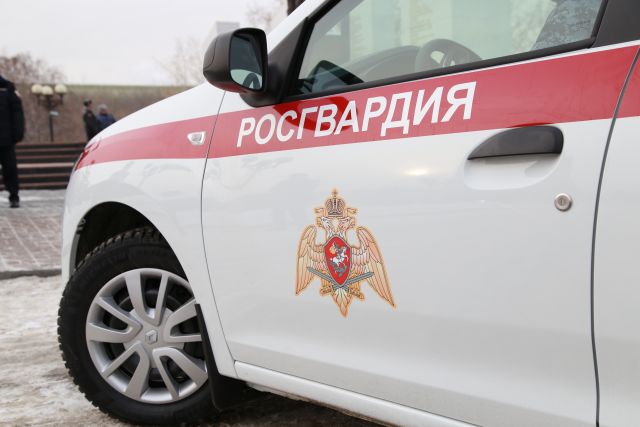 В Челябинске росгвардейцы задержали мужчину подозреваемого в распространении наркотиков