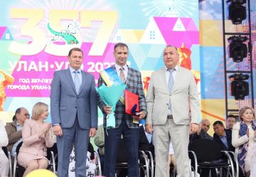 Слесарь-электрик Улан-Удэнского ЛВРЗ  получил звание почетного гражданина города Улан-Удэ