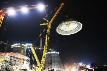 На втором энергоблоке строящейся Курской АЭС-2 установлен купол внутренней защитной оболочки