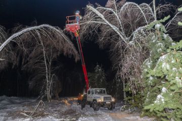 Игорь Маковский поблагодарил энергетиков за качественную работу в сложных погодных условиях