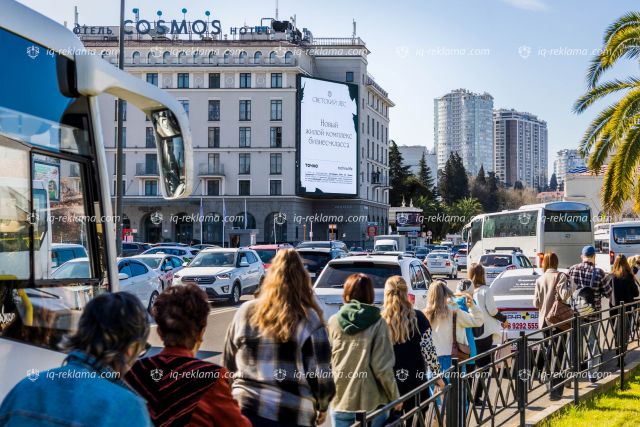 Агентством IQ была размещена наружная и индор-реклама на видеоэкранах на курортах Сочи и Красной Поляны застройщика ГК «Точно»