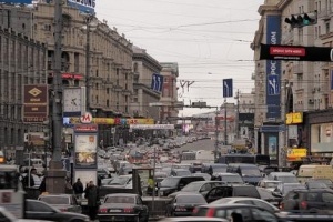 Уличные вывески в Москве планируется привести в порядок за 2,5 года