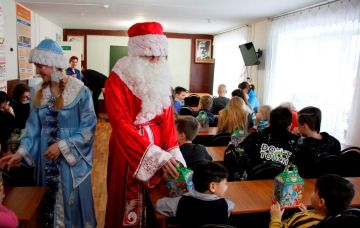 Воронежские энергетики  устроили новогодний праздник для детей из ДНР и ЛНР