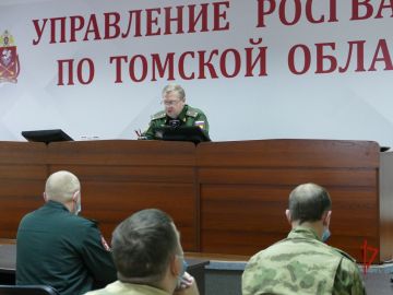 Военный прокурор Томского гарнизона провел встречу с росгвардейцами