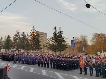 Парадный расчет Росгвардии принял участие в генеральной репетиции парада в Томске