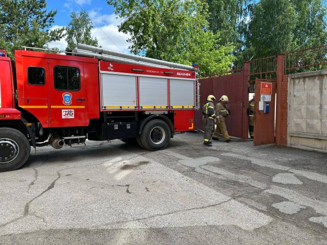 Сотрудники Росгвардии и МЧС в Томске отработали совместные действия на случай возникновения пожара