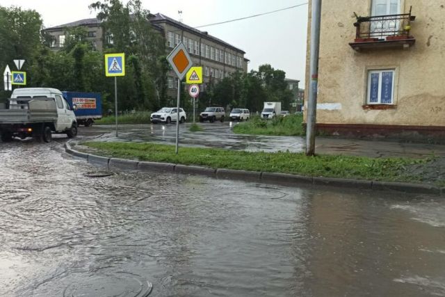 Мэрия Новосибирска обязана оборудовать ливневками 11 улиц