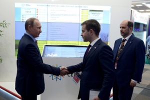 Путин пообещал подумать над льготами для российских участников интернет-рынка