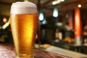 Роспотребнадзор хочет запретить рекламу безалкогольного пива на телевидении