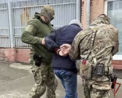 Спецназ Росгвардии задержал подозреваемого в мошенничестве с недвижимостью в Томске