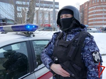 Росгвардейцы по сигналу «тревога» задержали магазинного вора в Томске