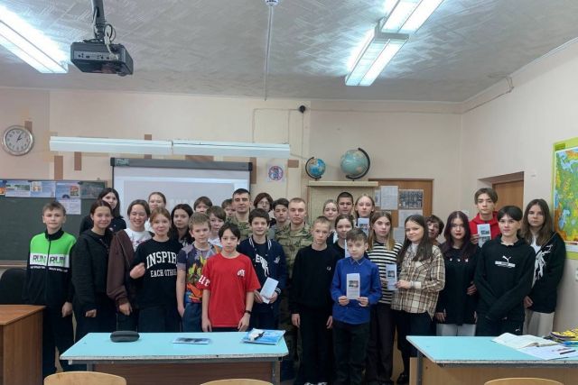 Росгвардейцы в Томской области знакомят школьников с отечественной историей