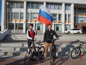 Росгвардейцы Томской области приняли участие в праздновании Дня Государственного флага Российской Федерации