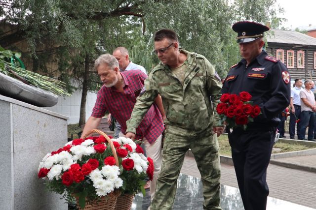 Росгвардия почтила память погибших курсантов бывшего училища связи в Томске