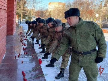 Росгвардия в Томской области принимает участие в мероприятиях, приуроченных ко Дню неизвестного солдата