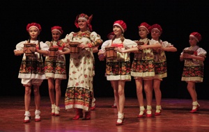 Ансамбль народного танца «Калинка» отметил свой юбилей танцевальным марафоном в КЦ «Вдохновение»