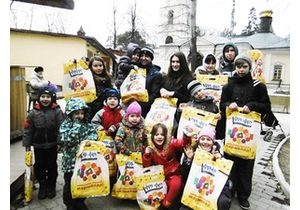 500 подарков детям от группы компаний «Сладкая сказка»