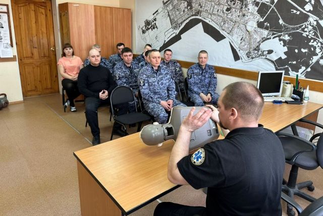 Занятия по оказанию доврачебной помощи в экстремальных ситуациях провели для росгвардейцев в Томской области