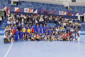 Кинокомпания «Союз Маринс Групп» поздравила игроков и руководство волейбольного клуба «Динамо» с «золотым» сезоном