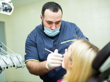 Имплантация зубов в клинике «ОРТОДОНТиЯ»