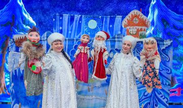 В ТРЦ «Нора» прошёл детский кукольный спектакль «Здравствуй, Зимушка-Зима!»