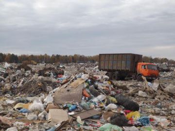 Избыток мусора: в Петербурге обсудили проблемы с полигонами «Новоселки» и «Красный Бор»