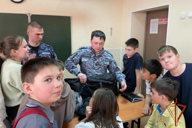 Томские росгвардейцы активно участвуют в патриотическом воспитании подрастающего поколения