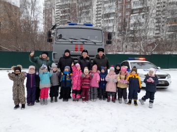 Урок безопасности для дошколят провел инспектор ВАИ Росгвардии в Томске