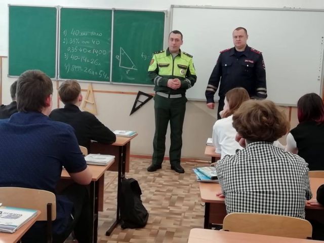 Уроки дорожной безопасности провели инспекторы ВАИ Росгвардии в Томской области